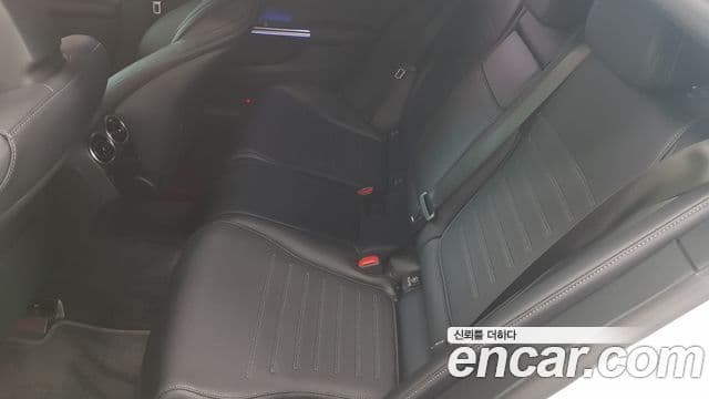 Mercedes-Benz C-Class 2023 — Şəkil 8/17