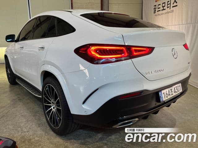Mercedes-Benz GLE-Class 2022 — ფოტო 6/20