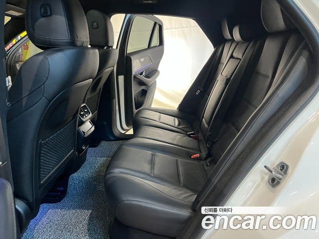 Mercedes-Benz GLE-Class 2022 — ფოტო 17/20