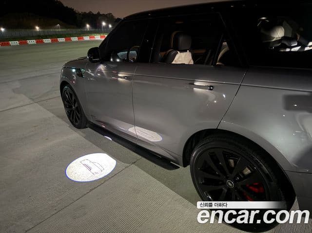 Land Rover Range Rover Sport 2025 — ფოტო 14/15