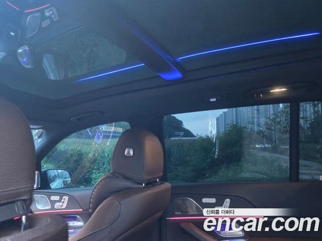Mercedes-Benz GLS-Class 2022 — Photo 7/9