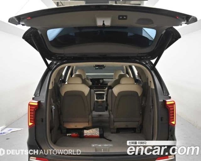 Kia Carnival 2024 — Şəkil 19/20
