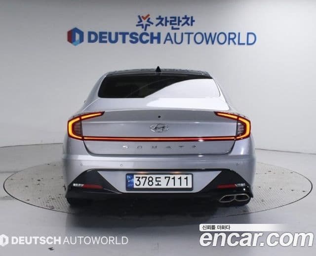 Hyundai Sonata Hybrid 2023 — Photo 8/20