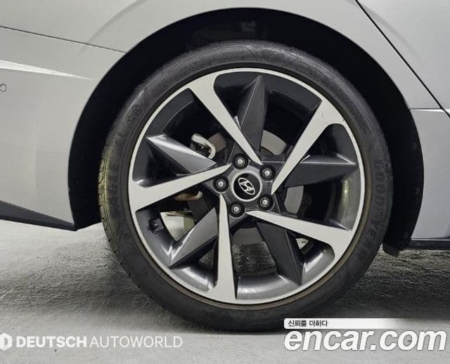 Hyundai Sonata Hybrid 2023 — Photo 10/20