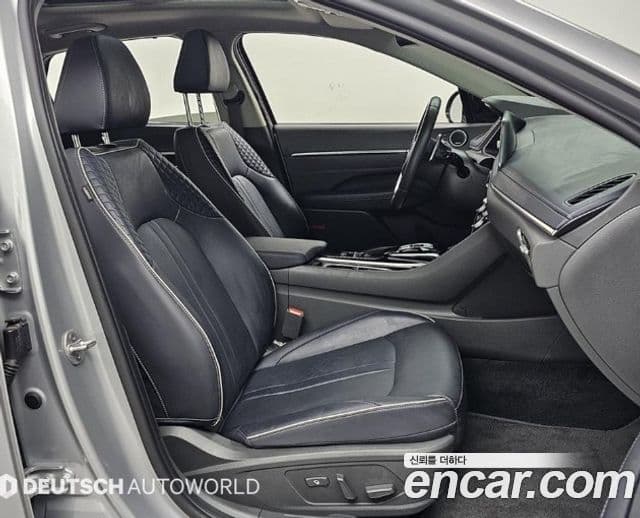 Hyundai Sonata Hybrid 2023 — Photo 17/20
