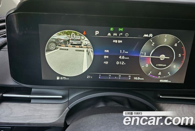 Kia Carnival 2023 — Фото 8/19