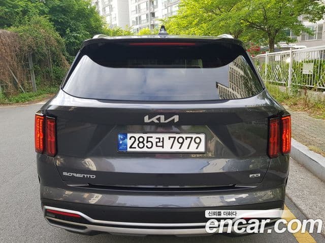Kia Sorento 2023 — ფოტო 3/20