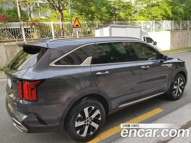 Kia Sorento 2023 — Фото 6/20