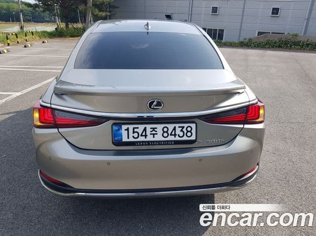 Lexus ES300h 2025 — Şəkil 15/20