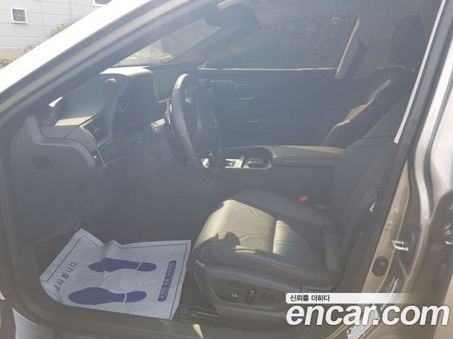 Lexus ES300h 2025 — ფოტო 4/20