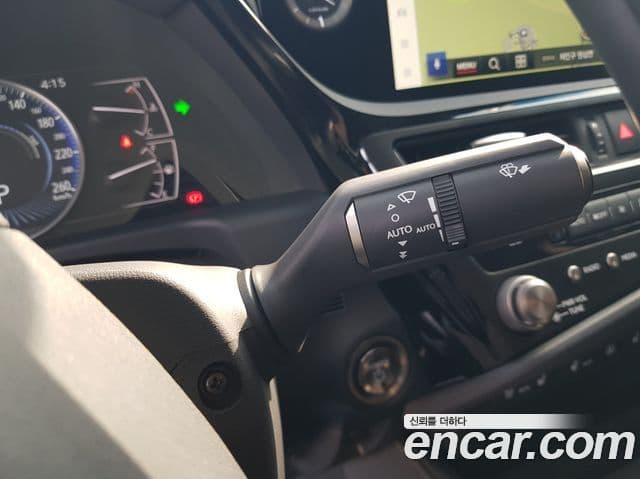 Lexus ES300h 2025 — Şəkil 1/20