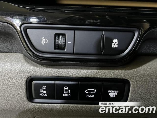 Kia Carnival 2024 — ფოტო 13/19
