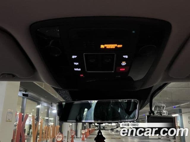 Kia Carnival 2024 — ფოტო 17/19