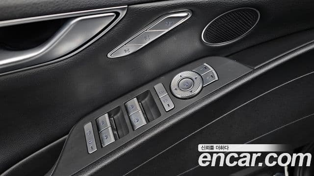 Genesis Electrified G80 2021 — Фото 13/20