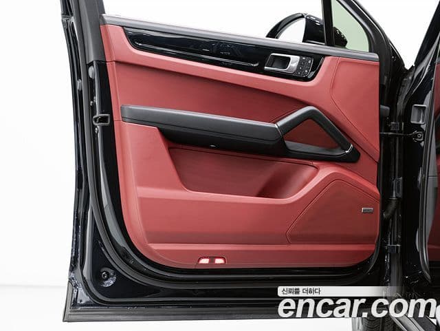 Porsche Cayenne 2022 — Şəkil 15/19