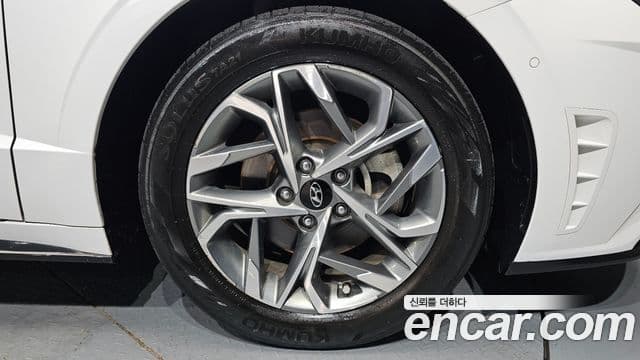 Hyundai Sonata Hybrid 2022 — Photo 13/32