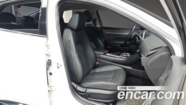 Hyundai Sonata Hybrid 2022 — Photo 14/32