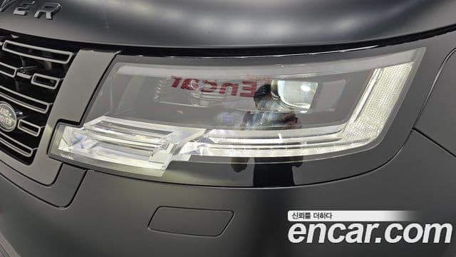 Land Rover Range Rover 2026 — Photo 16/39