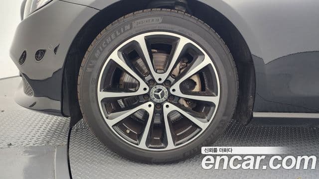 Mercedes-Benz E-Class 2020 — ფოტო 5/20