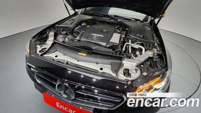 Mercedes-Benz E-Class 2020 — ფოტო 6/20