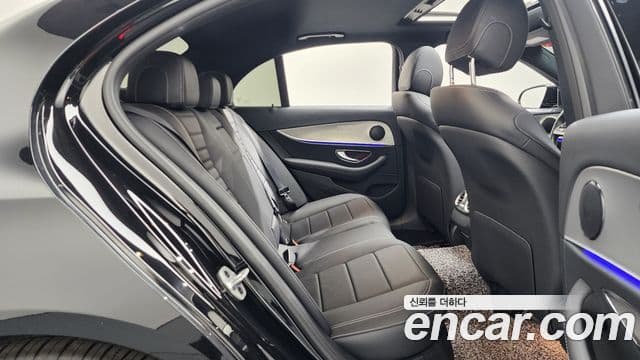 Mercedes-Benz E-Class 2020 — ფოტო 11/20