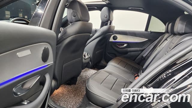 Mercedes-Benz E-Class 2020 — ფოტო 12/20