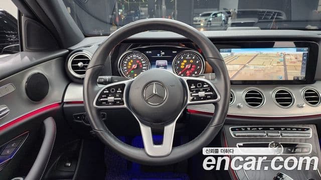 Mercedes-Benz E-Class 2020 — ფოტო 14/20