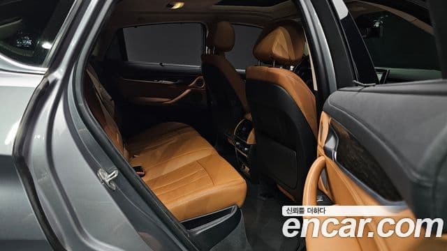 BMW X6 2018 — ფოტო 11/20