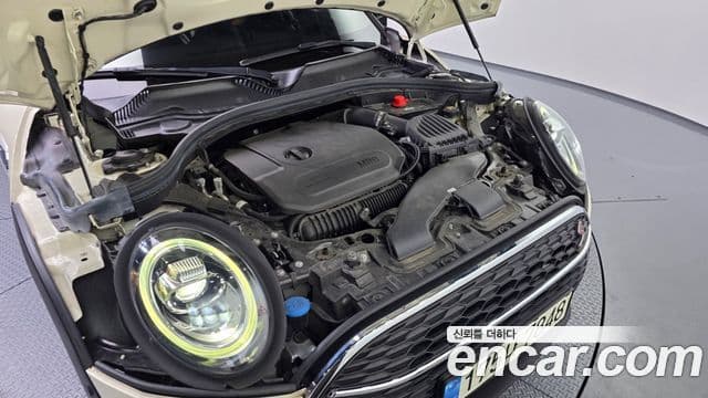 Mini Cooper S Clubman 2020 — ფოტო 33/36