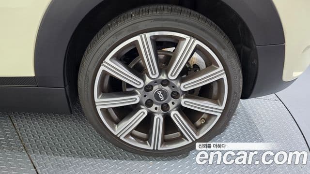 Mini Cooper S Clubman 2020 — ფოტო 11/36