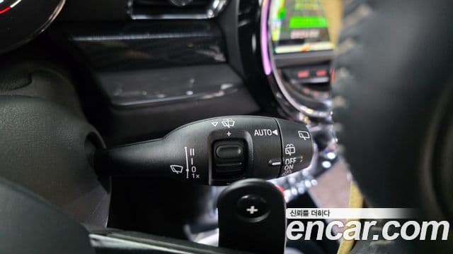 Mini Cooper S Clubman 2020 — ფოტო 23/36