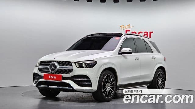 Mercedes-Benz GLE-Class 2023 — Photo 11/32