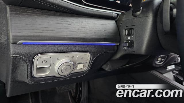 Mercedes-Benz GLE-Class 2023 — ფოტო 16/20