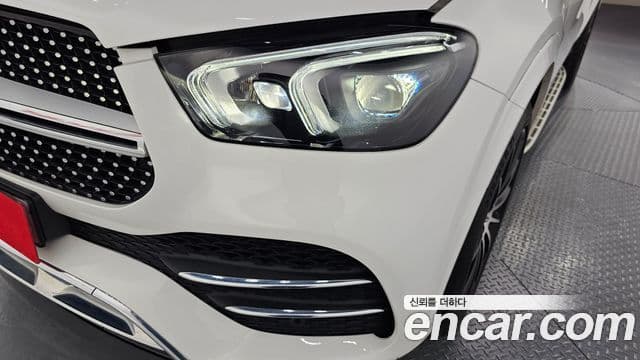 Mercedes-Benz GLE-Class 2023 — Photo 29/32