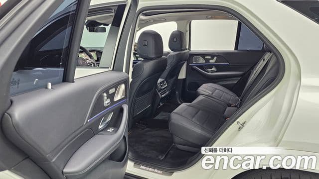 Mercedes-Benz GLE-Class 2023 — Photo 17/32