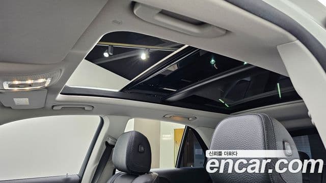 Mercedes-Benz GLE-Class 2023 — Photo 27/32