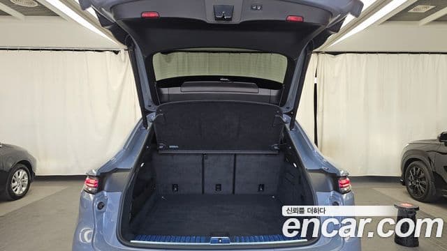 Porsche Cayenne 2023 — Photo 25/32