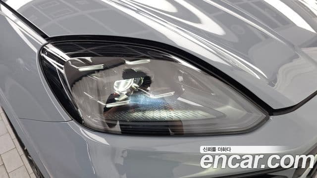 Porsche Cayenne 2023 — Photo 31/32
