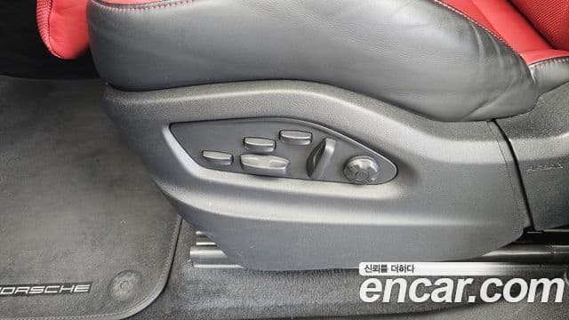 Porsche Cayenne 2023 — Photo 13/32
