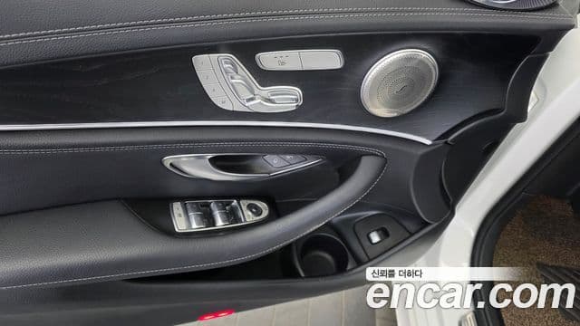 Mercedes-Benz E-Class 2020 — Şəkil 18/20