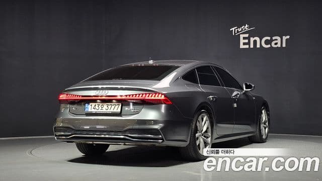 Audi A7 2021 — Фото 2/20