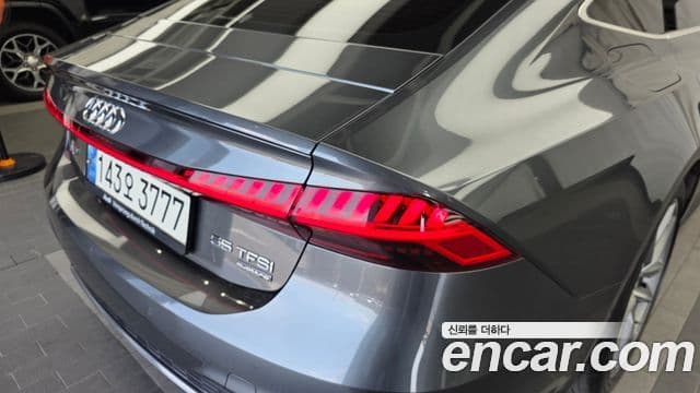 Audi A7 2021 — Photo 2/37