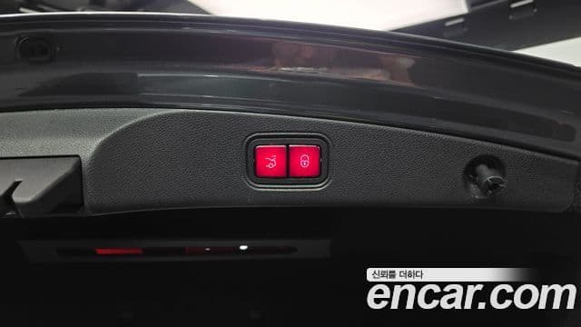 Mercedes-Benz E-Class 2019 — ფოტო 16/20