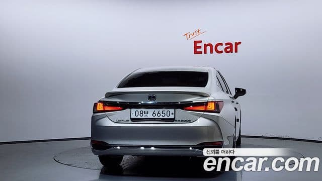 Lexus ES300h 2018 — Şəkil 3/20