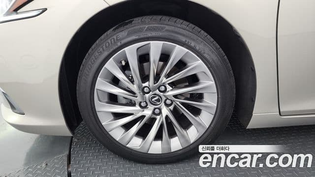 Lexus ES300h 2018 — Şəkil 4/20