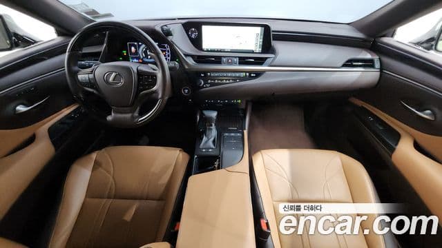 Lexus ES300h 2018 — Şəkil 9/20
