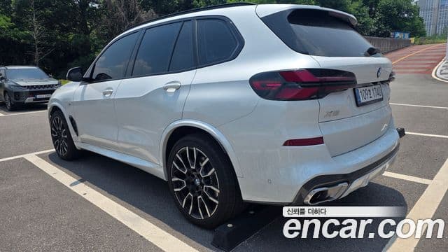 BMW X5 2025 — Фото 1/18