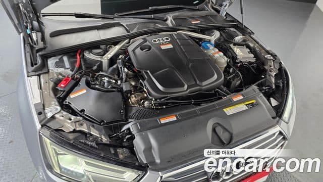 Audi A4 2018 — ფოტო 6/20