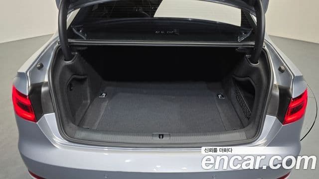 Audi A4 2018 — ფოტო 18/20