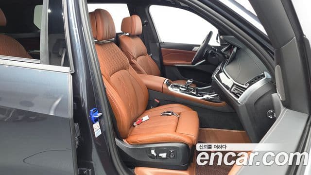 BMW X7 2022 — Photo 15/31